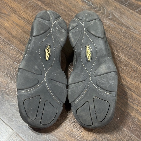 Keen Lace Front Low Top Sneaker Size 8.5 Men - Picture 9 of 10